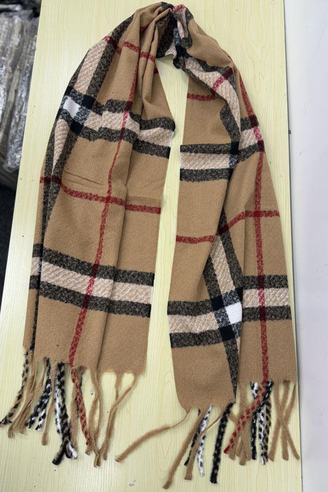 Check Print Soft Tassel Scarves